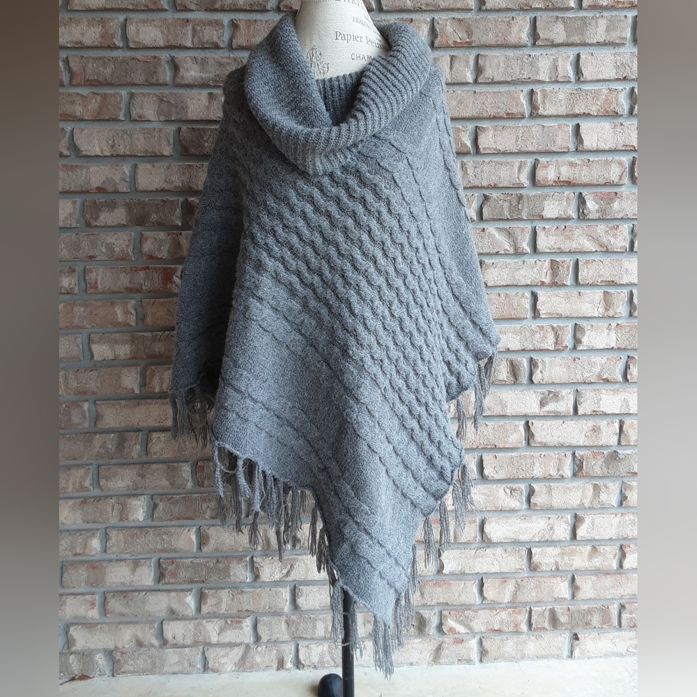 Baciano by Bacci Gray Winter Poncho.